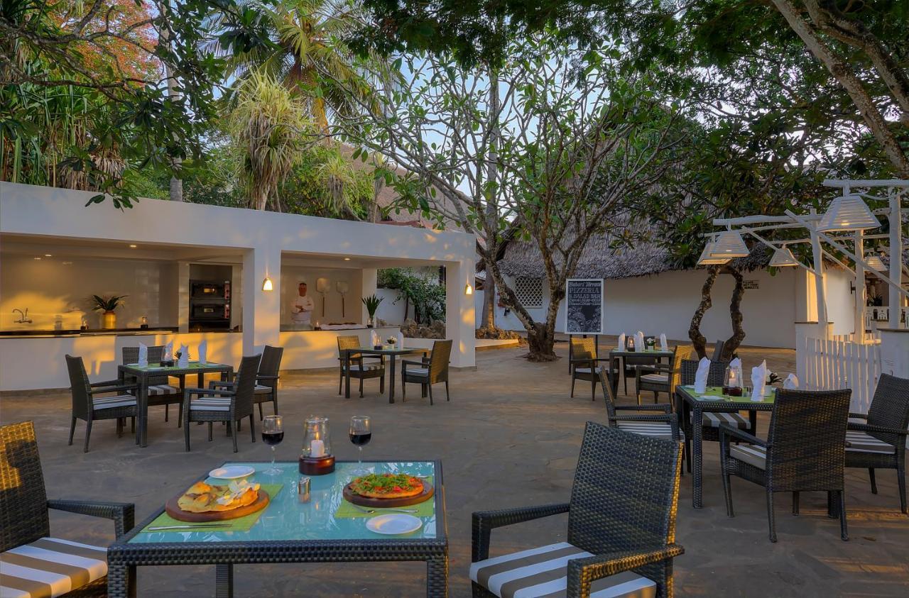 منتجع ليجر لودج بيتش آند جولف شاطئ دياني المظهر الخارجي الصورة The restaurant at the hotel