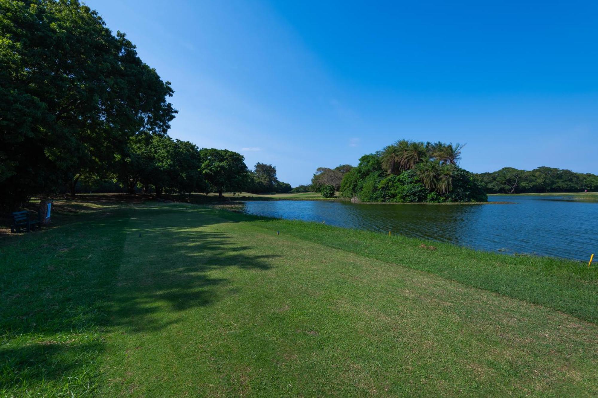 منتجع ليجر لودج بيتش آند جولف شاطئ دياني المظهر الخارجي الصورة View of the lake