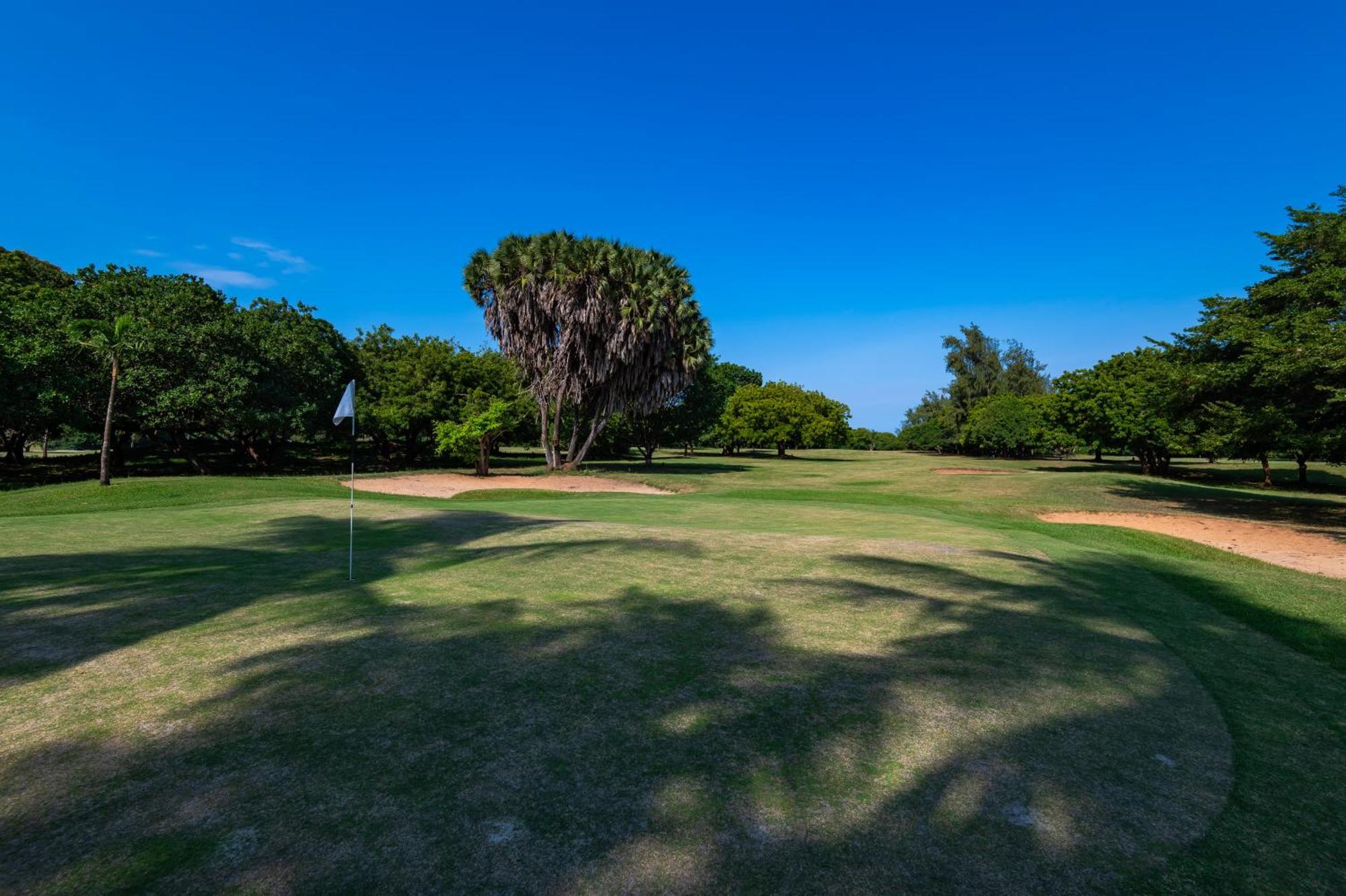 منتجع ليجر لودج بيتش آند جولف شاطئ دياني المظهر الخارجي الصورة Golf course at the resort